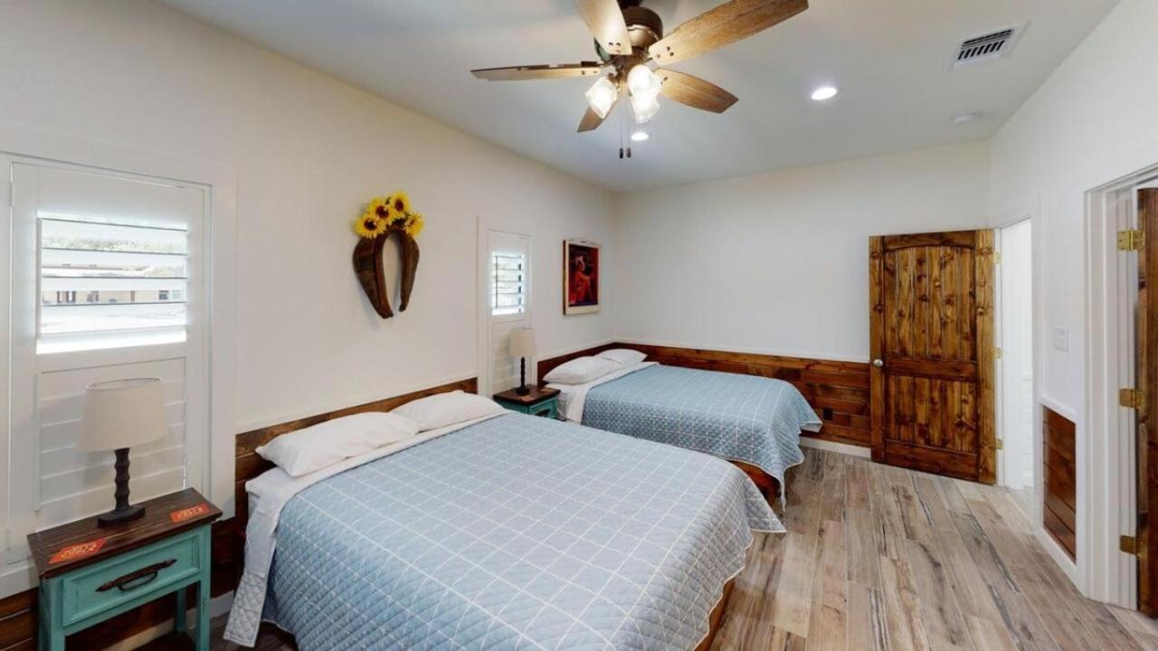 Heartstone Lodge Concan Exteriér fotografie